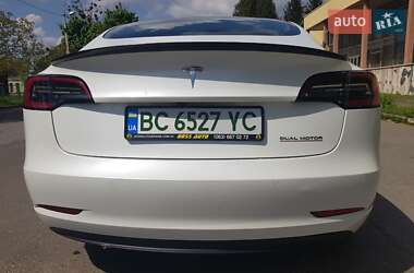 Седан Tesla Model 3 2019 в 