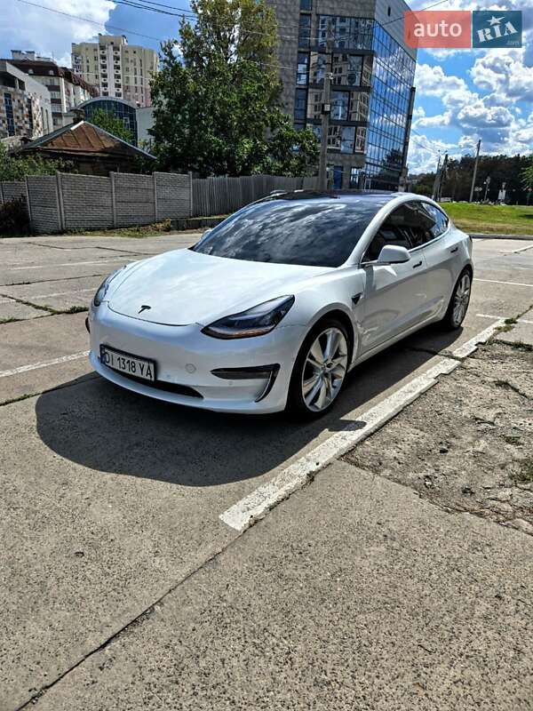 Tesla Model 3 2018