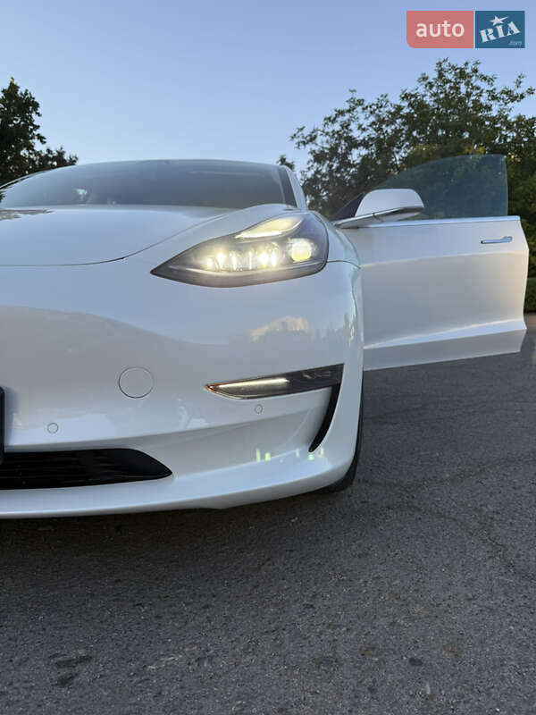 Седан Tesla Model 3 2018 в Одессе