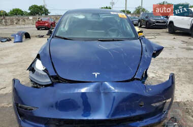 Седан Tesla Model 3 2022 в Ровно