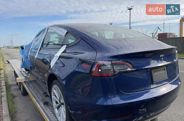 Седан Tesla Model 3 2022 в 