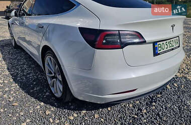 Седан Tesla Model 3 2019 в 