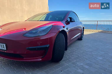 Седан Tesla Model 3 2021 в 