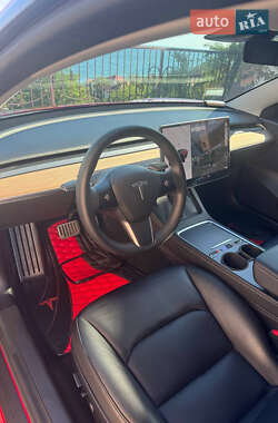 Седан Tesla Model 3 2021 в 