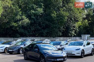 Седан Tesla Model 3 2024 в 