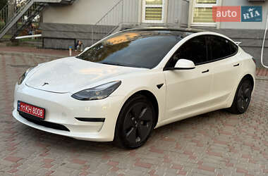 Седан Tesla Model 3 2023 в 