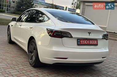 Седан Tesla Model 3 2023 в 