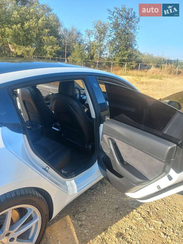 Седан Tesla Model 3 2021 в Одессе