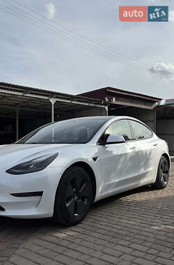 Седан Tesla Model 3 2021 в 