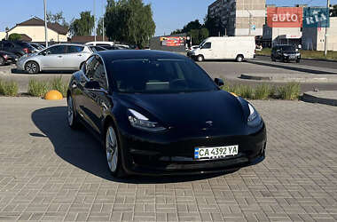 Седан Tesla Model 3 2020 в 