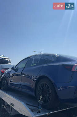 Седан Tesla Model 3 2024 в 