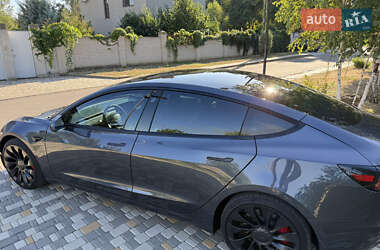 Седан Tesla Model 3 2022 в 