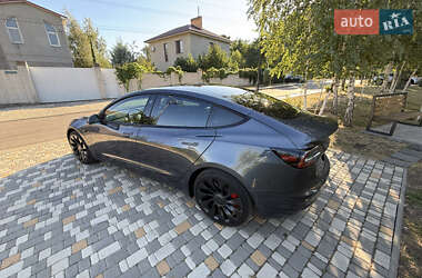 Седан Tesla Model 3 2022 в 
