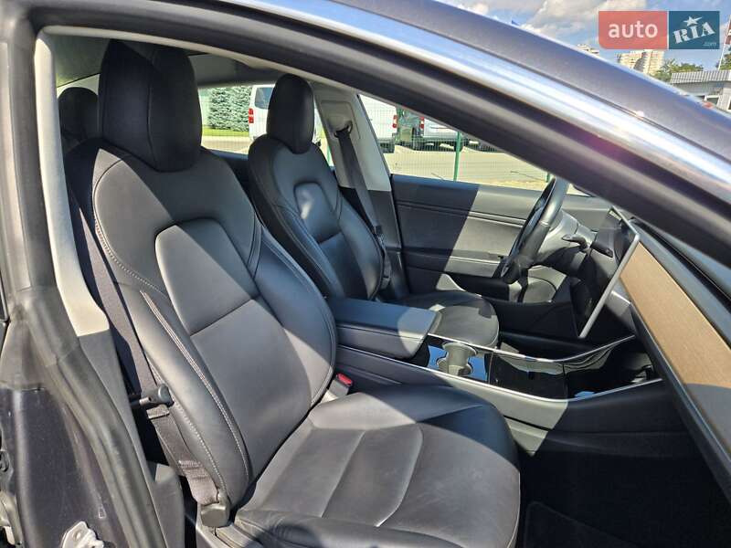 Седан Tesla Model 3 2018 в Киеве