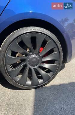 Седан Tesla Model 3 2023 в Киеве