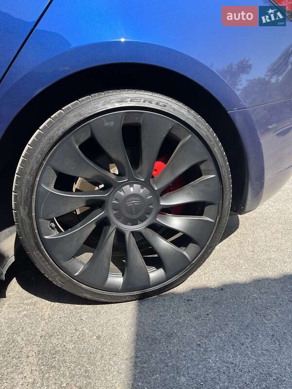Седан Tesla Model 3 2023 в Киеве