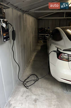 Седан Tesla Model 3 2020 в 