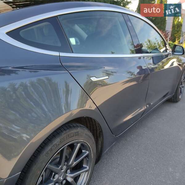 Седан Tesla Model 3 2019 в Тернополі