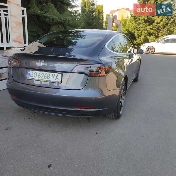 Седан Tesla Model 3 2019 в Тернополі