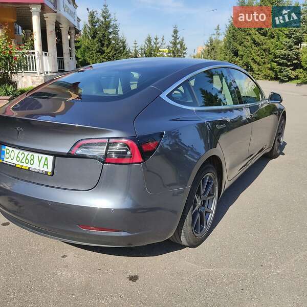 Седан Tesla Model 3 2019 в Тернополі
