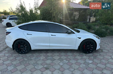 Седан Tesla Model 3 2021 в 
