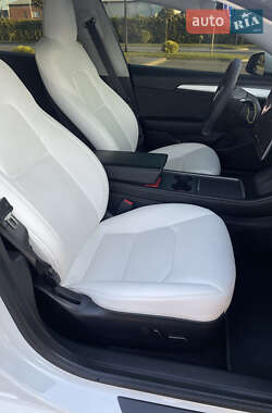 Седан Tesla Model 3 2021 в 