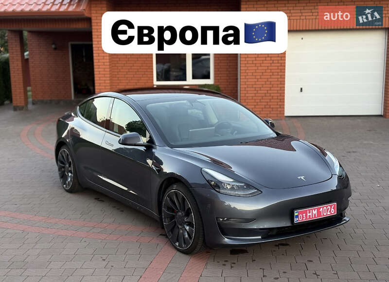 Седан Tesla Model 3 2021 в 