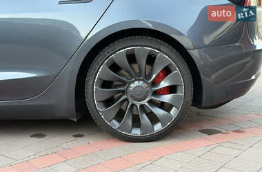 Седан Tesla Model 3 2021 в 