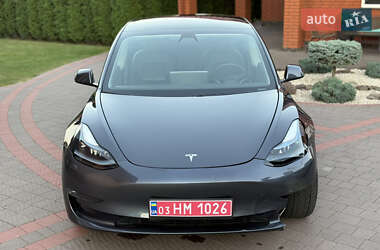 Седан Tesla Model 3 2021 в 