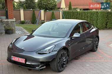 Седан Tesla Model 3 2021 в 