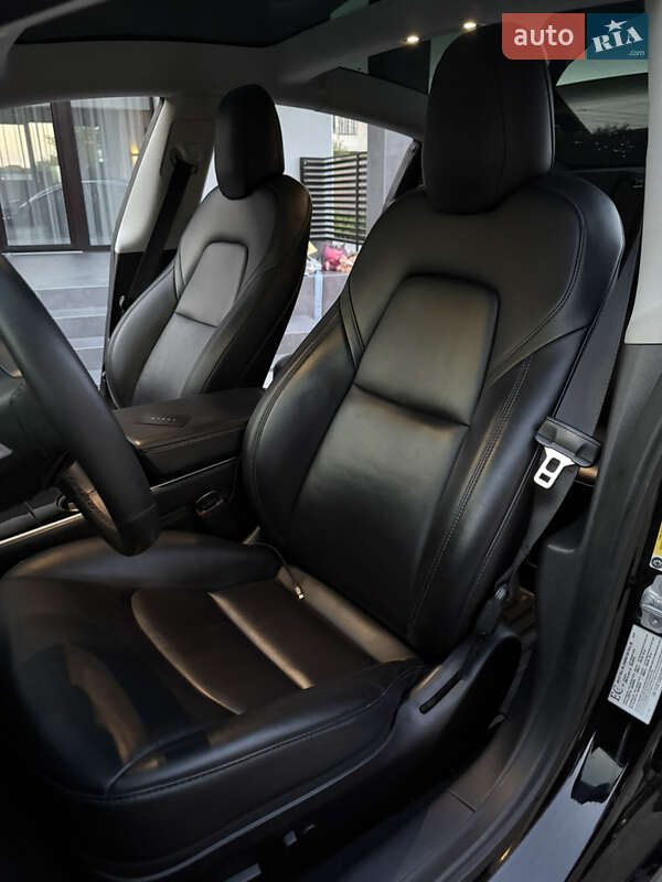 Седан Tesla Model 3 2020 в Берегово