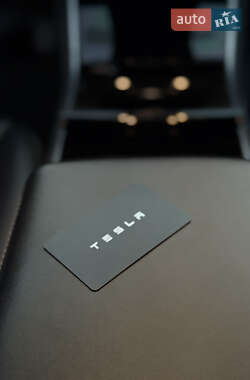 Седан Tesla Model 3 2020 в 