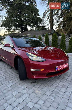 Седан Tesla Model 3 2022 в 