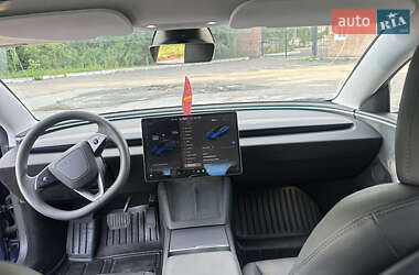 Седан Tesla Model 3 2024 в 