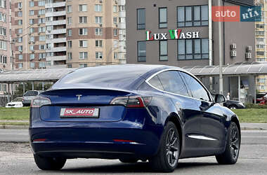 Седан Tesla Model 3 2020 в 