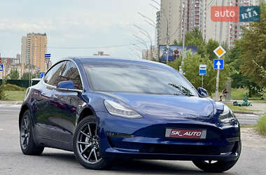 Седан Tesla Model 3 2020 в 
