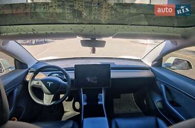 Седан Tesla Model 3 2020 в 