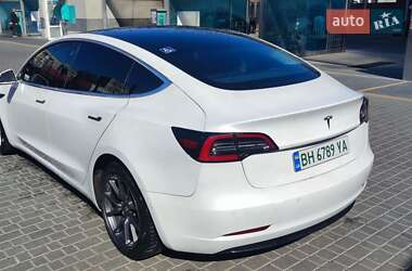 Седан Tesla Model 3 2020 в 