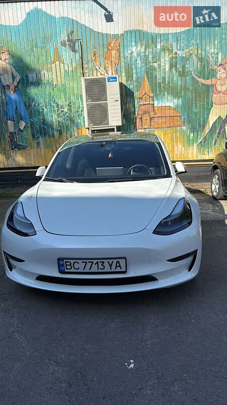 Седан Tesla Model 3 2021 в Трускавці фото Седан Tesla Model 3 2021 в Трускавці