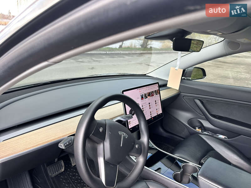 Седан Tesla Model 3 2019 в Белой Церкви