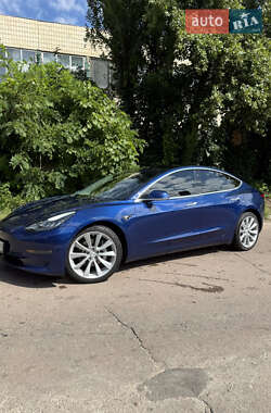 Седан Tesla Model 3 2019 в Львове