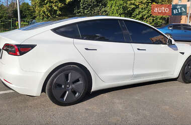 Седан Tesla Model 3 2021 в 