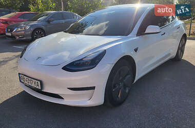 Седан Tesla Model 3 2021 в 