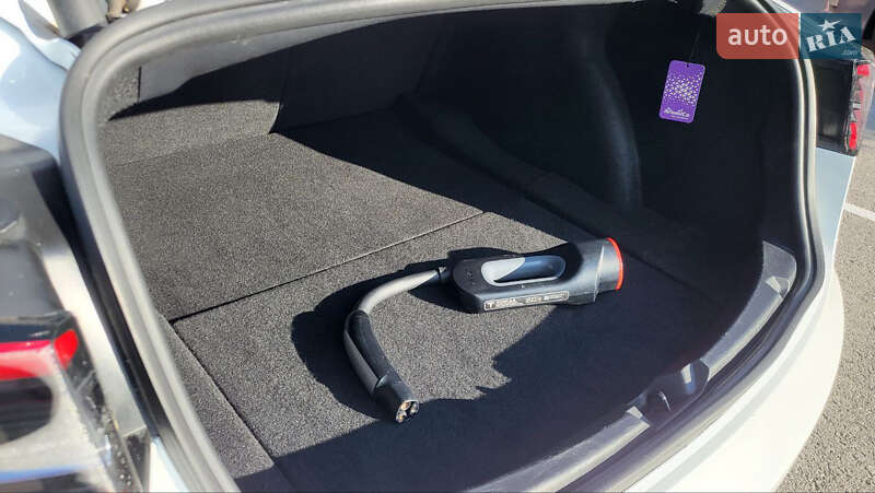 Седан Tesla Model 3 2021 в Вінниці