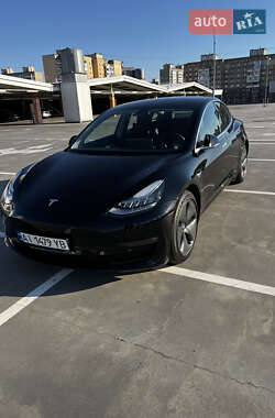 Седан Tesla Model 3 2020 в 