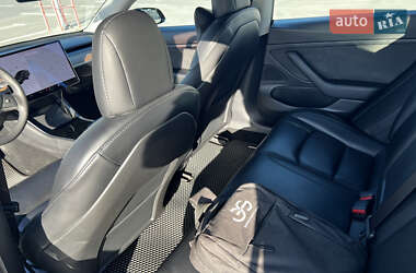 Седан Tesla Model 3 2020 в 