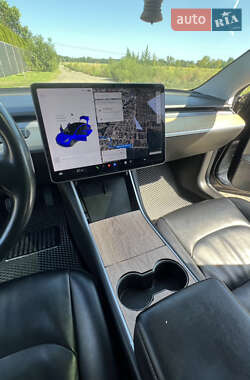 Седан Tesla Model 3 2017 в 
