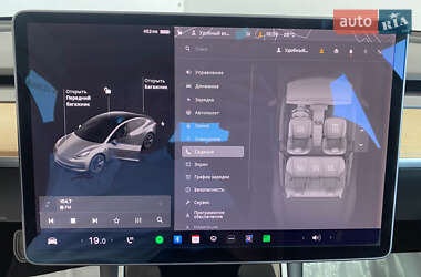 Седан Tesla Model 3 2020 в 