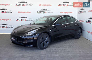 Седан Tesla Model 3 2020 в Львове