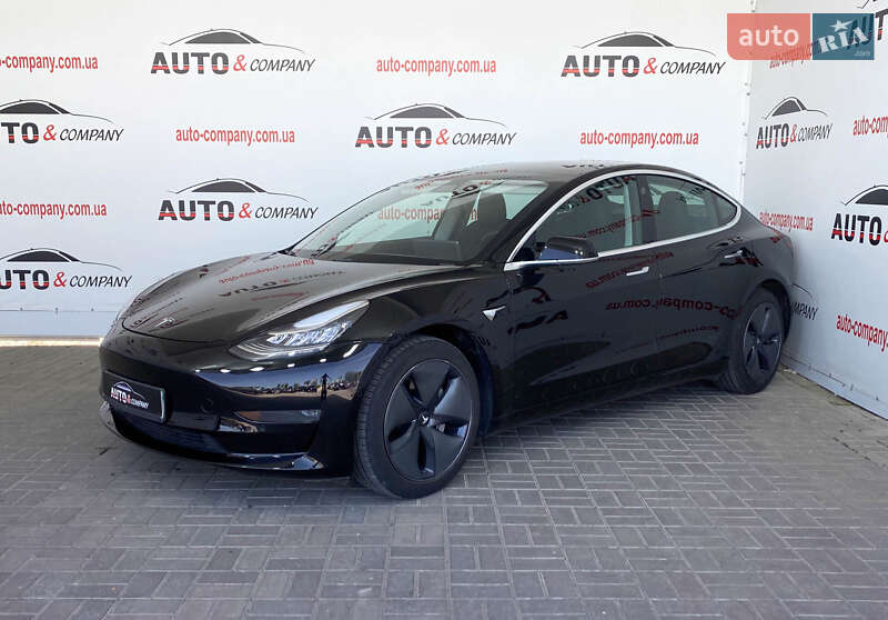 Седан Tesla Model 3 2020 в 